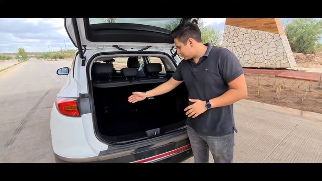JAC SEI 4 / ¡Gran equipamiento! ¿En un SUV pequeño? смотреть онлайн