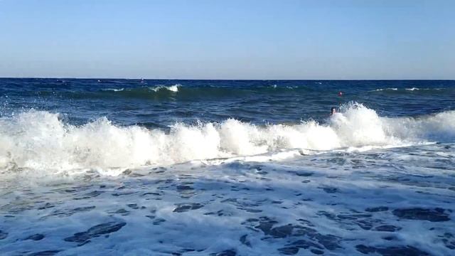 Алушта (Крым) / Море / Пляж / Купание в шторм / Панорама из отеля смотреть онлайн