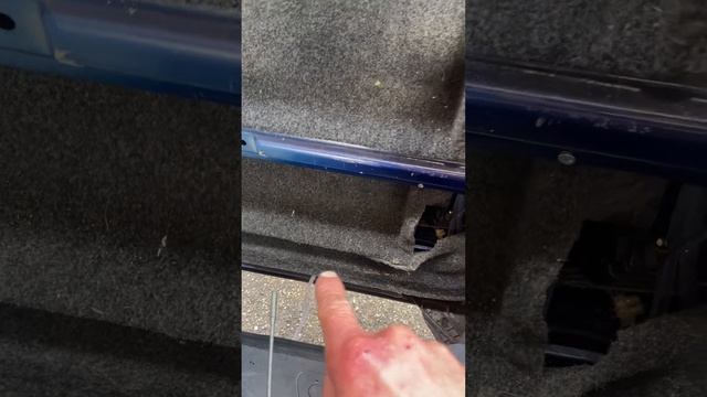 VW T5 Leaking Sliding Window Repair смотреть онлайн