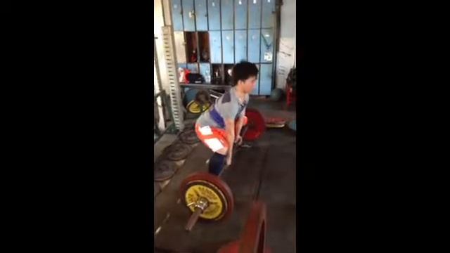340lbs Sumo Deadlift Texas Method 5th set at 140lbs Bodyweight, Aug. 30, 2014 смотреть онлайн