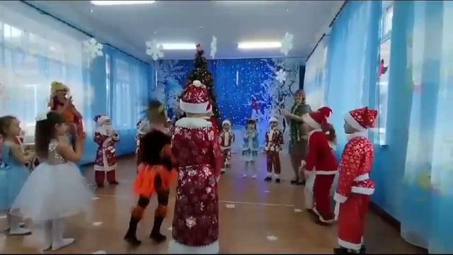 Мы встречаем Новый год смотреть онлайн