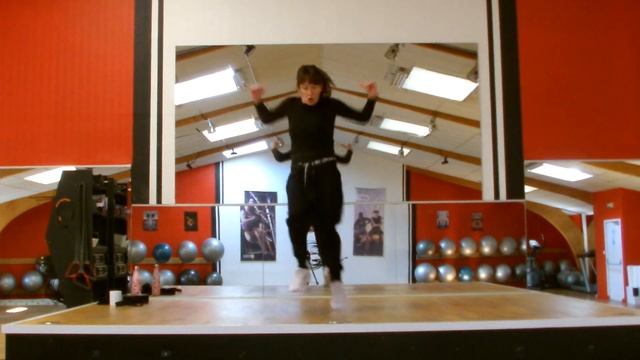 Après Vous Madame ...... Gims et Soolking ......... zumba with Vik смотреть онлайн