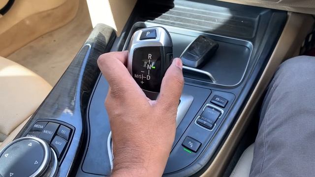How to shift gears in BMW 3 Series GT #bmw #bmw3series #automaticcars смотреть онлайн