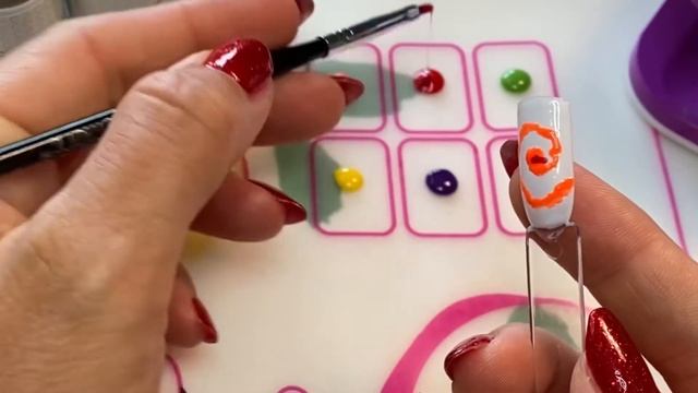 Classic Tie Dye Nail Art Using GelMoment смотреть онлайн