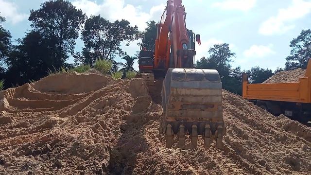 รีวิว Hitachi ZX 120-1 สำหรับคันนี้ขายนะครับ😃 หกล้อก็ขายครับ สนใจโทรมาสอบถาม ได้ครับ. смотреть онлайн