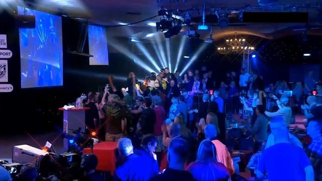 Brian Raman Walk-On | WDF World Darts Championship 2022 смотреть онлайн