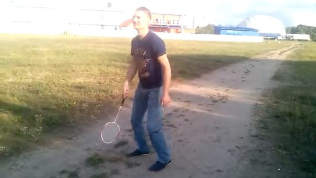 Мы учимся играть в бадминтон