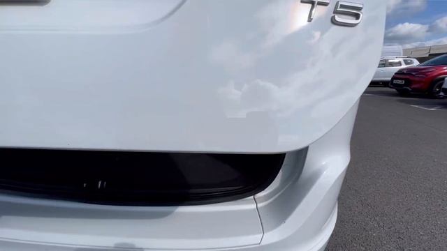 Volvo XC60 2.0 T5 R-Design Nav Auto Euro 6 (s/s) 5dr DU67LXH смотреть онлайн