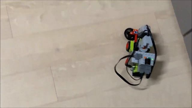 LEGO Technic 42102 Mini Claas xerion RC motorized смотреть онлайн