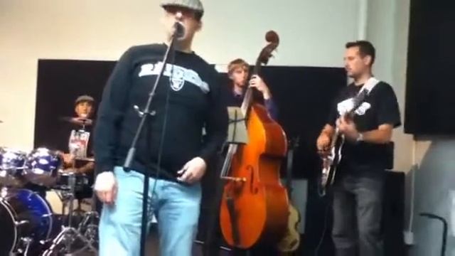 Johnny Too Bad смотреть онлайн