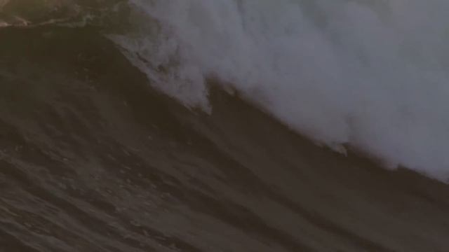 Kalani Lattanzi Bodysurfs Fun-Size Nazaré смотреть онлайн