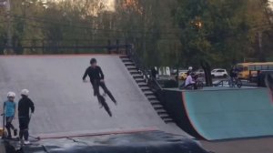 Саша Койрах - МОЩНЫЕ ТРЮКИ В СКЕЙТ ПАРКЕ🔥