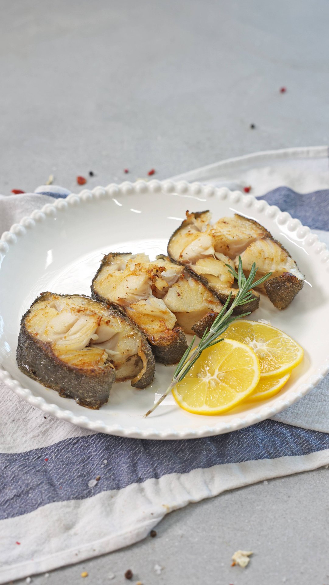 thumb-Угольная рыба черная потрошеная без головы ~1,25кг-4}