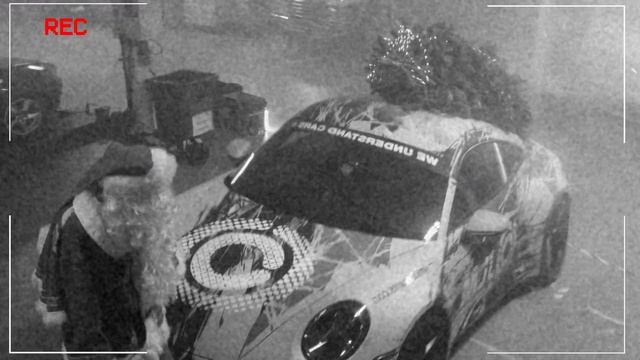 Discover what happened when Santa's sleigh broke down... | Christmas reel JLM Lubricants Porsche смотреть онлайн