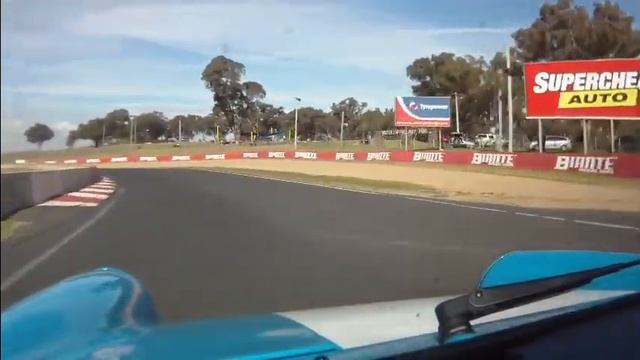 Bathurst motor festival 2011 porsche 911 74 RS.mov смотреть онлайн