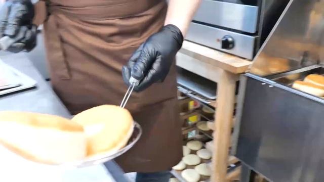 Свежо! 6 видов пончиков со взбитыми сливками Корейский десерт смотреть онлайн