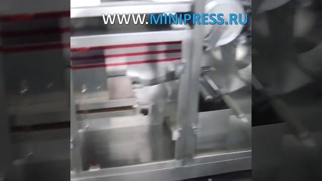 Автоматическое оборудование для наклеивания этикеток на пластиковые бутылки смотреть онлайн