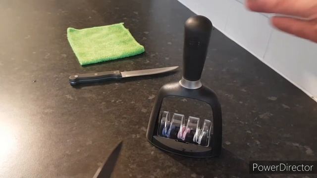 How to use the IKEA Skarande Knife Sharpener | Cooking on a Budget смотреть онлайн