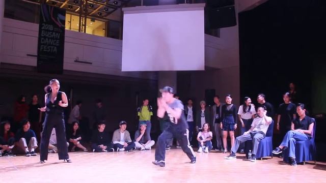 16강 LADY JEAN VS 김해승 | 『 2018 BUSAN DANCE FESTA 』 1:1 FREESTYLE BATTLE VOL.5 | 그랜드호텔 @2018.09.02 смотреть онлайн