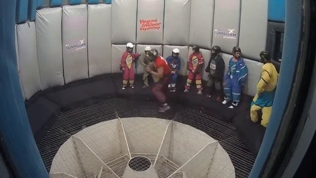 Vegas indoor skydiving! смотреть онлайн