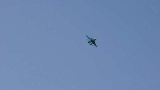 Су-27УБ и Boeing 737-500 смотреть онлайн