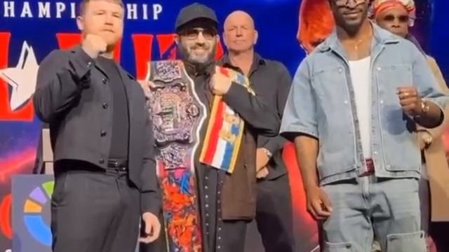 Битва взглядов Канело - Скулл смотреть онлайн