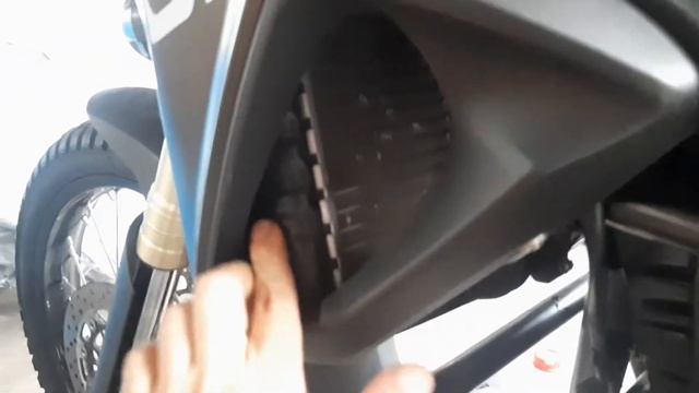 BMW F800- troca de fluido do arrefecimento смотреть онлайн