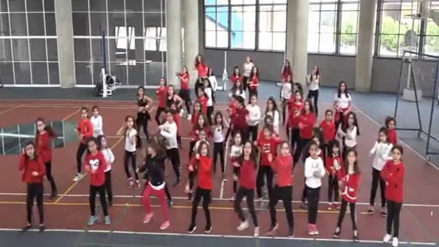 Zumba Kids Lebanon - Booma Megamix 60 смотреть онлайн