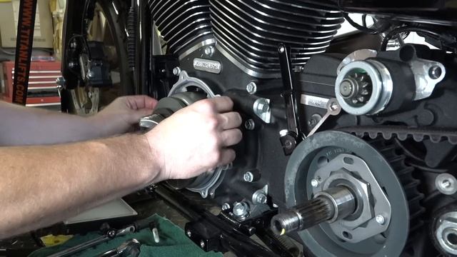 How To Remove & Replace Final Belt Drive on Harley-Davidson-Motorcycle Biker Podcast смотреть онлайн