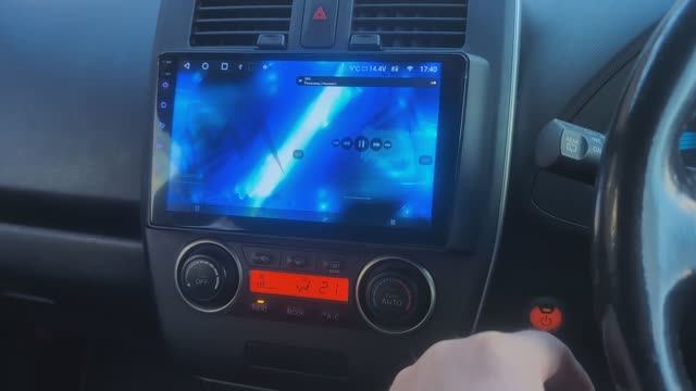 Nissan Leaf Установка автоакустики, автомагнитолы и камеры заднего вида смотреть онлайн