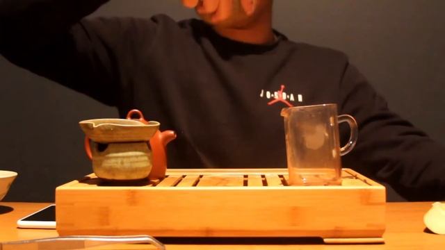 ASMR чай с человеком косящего под Глада Валакаса смотреть онлайн