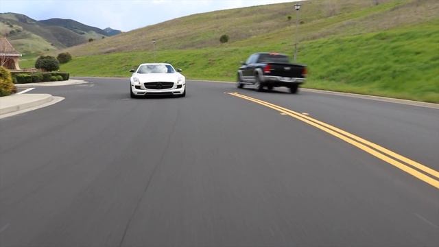 “300万的车门” Mercedes Benz SLS AMG 花絮 смотреть онлайн