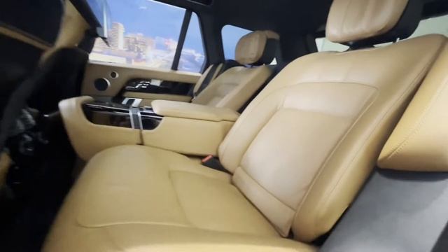 Check out the back seat of a Range Rover Autobiography смотреть онлайн