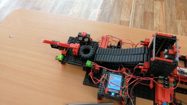 Fischertechnik - проект "Шинный утилизатор" в рамках соревнований Икар. Дебют смотреть онлайн