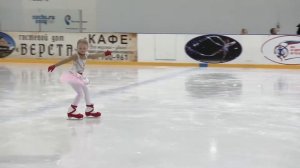 Первые прыжки Фигурное катание Дарина Козлова 6 лет