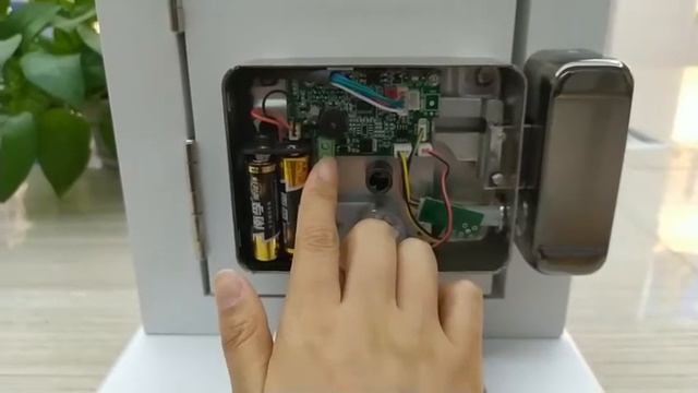 Dual circuit system workable smart door lock смотреть онлайн