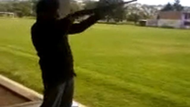 miguel angel con una escopeta semiautomatica.3GP смотреть онлайн