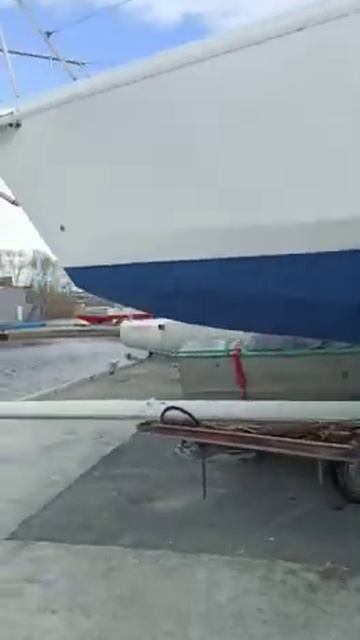 финальный вид яхты после пескоструя и окраса.Peskostruyekat.ru смотреть онлайн