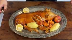 Запеченный молочный поросенок