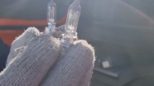 Замена фарной лампы Н7 на Скании 6 серии. #скания #фара #автосвет автосвет