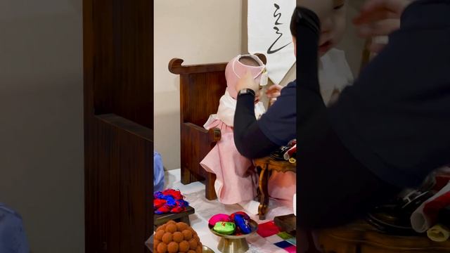 재미로 하는 돌 이벤트: 돌잡이 아니고 금잡이! смотреть онлайн