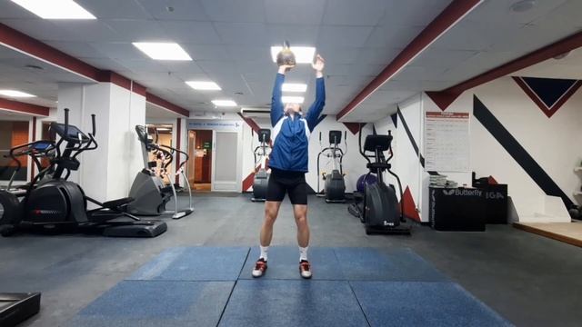 Гиревое жонглирование ( Kettlebell juggling ), броски перед собой. смотреть онлайн