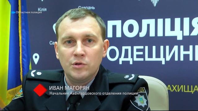 Нападение на полицейского: задержанный ударил полицейского дверным ключом по лицу смотреть онлайн
