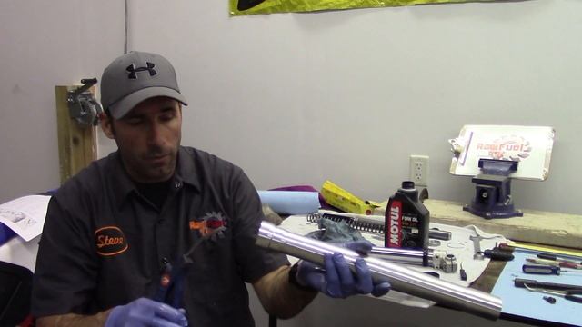 How to change the Fork Seals on a KTM 65 SX Motocross Bike смотреть онлайн