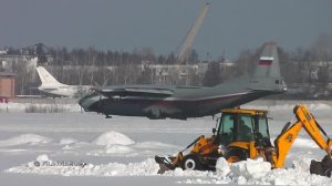 Ан-12БК. RA-12137 Взлет с заснеженного аэродрома.
