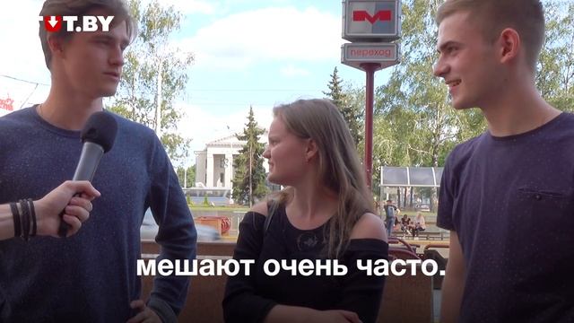 Студенты пошли играть в переход смотреть онлайн