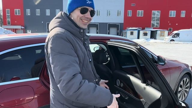 Шикарный Mercedes-Benz E 213 All-Terrain со скрученными пробегом... смотреть онлайн