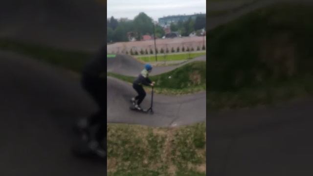 мой крутой скейт парк.первое видио со мной!!! смотреть онлайн