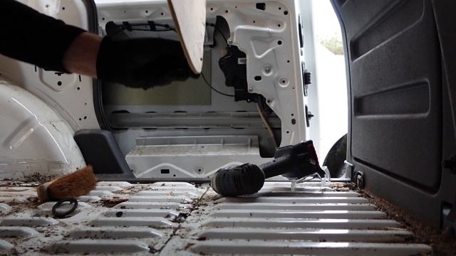VAN CONVERSION - Stripping out my VW Caddy! смотреть онлайн