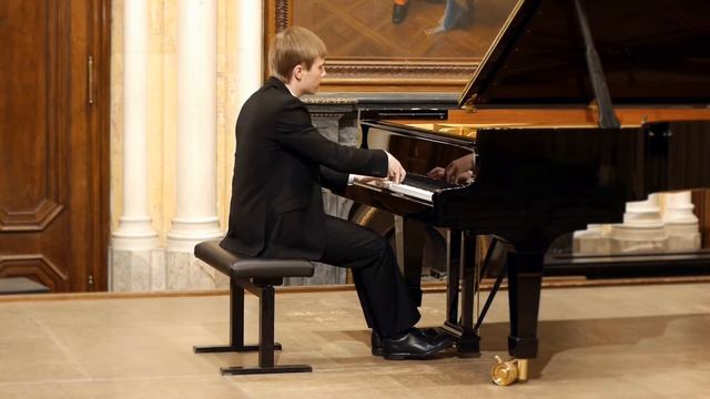Haydn: Sonata in E Major, Hob.XVI:31 - Dmytro Choni, piano смотреть онлайн